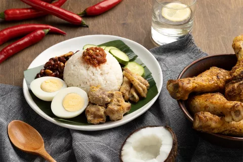 Food and Dietary Supplements in Malaysia: Exploring the Dynamic Landscape